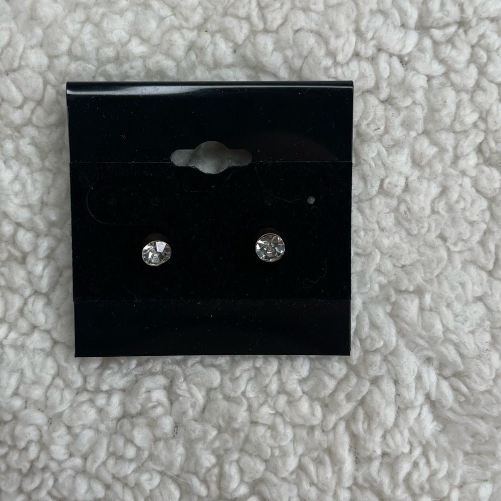 Crystal studs